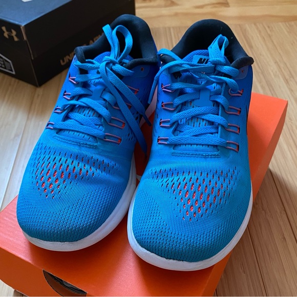 Nike Runners - Picture 2 of 4